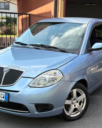 Lancia Ypsilon 1.3 MJT 90 CV Platino