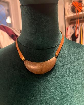 Collana vintage in bronzo e pelle – etnica