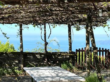 VILLA SINGOLA A LAVAGNA