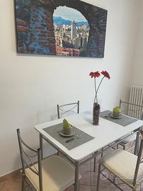 tavolo  e  4 sedie  per cucina /sala.