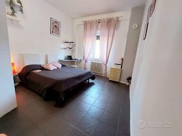 Stanza in appartamento con 3 camere