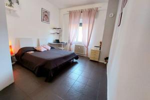 Stanza in appartamento con 3 camere
