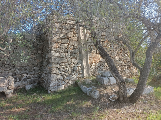 Terreno con rudere a 500 dalla SS lecce-gallipoli