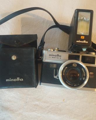 macchina fotografica minolta hi-matic e