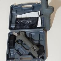 forbice potatura a batteria su asta