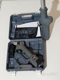 forbice potatura a batteria su asta