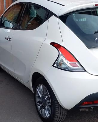 fanali fari lancia ypsilon 
