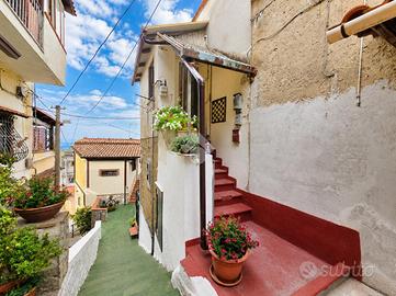 2 LOCALI A NAPOLI