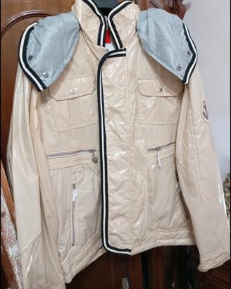 Moncler originale taglia 2 corrisponde ad una M