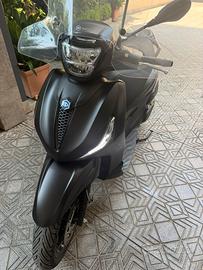 Beverly 400 deep black