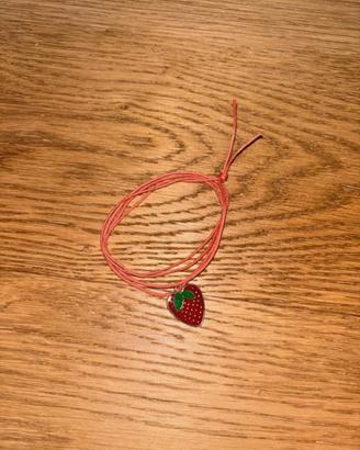 Collana/bracciale in corda con ciondolo fragola