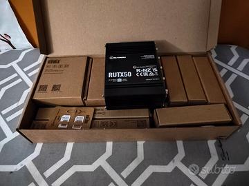 Router Teltonika RUTX50