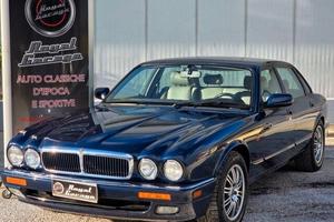 Jaguar XJ6 4.0 SPORT -SERVICE BOOK -