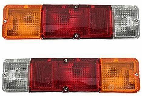 Fanali Posteriori Suzuki Samurai SJ Fanalini Posteriori Per Suzuki Samurai Santana SJ - Completi Di Portalampade E Lampade SX+DX Kit Fanali Posteriori