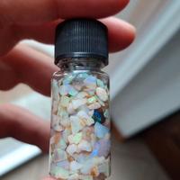 Chips di opale australiano con boulder