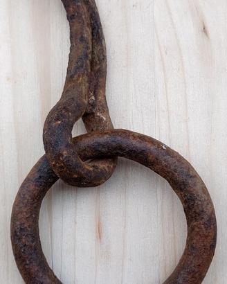 Anello antico in ferro battuto