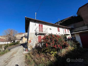 Rustico / Casale di 174 m² con 5 locali e box auto