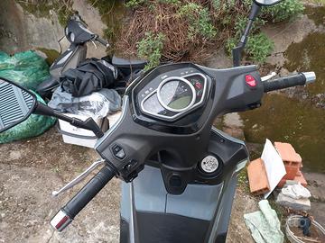 Sym HD300  scooter 