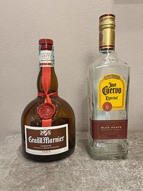 Bottiglia vuota tequila e cointreau