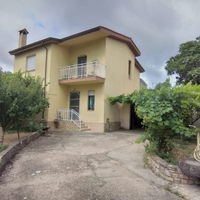 Casa indipendente su due livelli