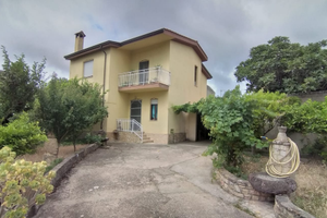 Casa indipendente su due livelli