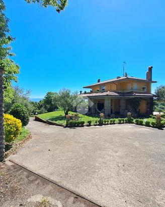 VILLA SINGOLA A VALLERANO