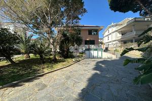 VILLA SINGOLA A ROSETO CAPO SPULICO