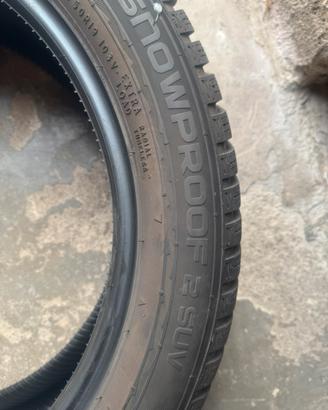 Nokian  235/50/R19