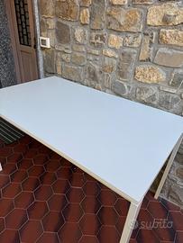 Tavolo fisso bianco