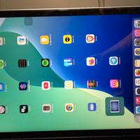 Ipad air4, più  2 cover, quarta generazione,64 gb 