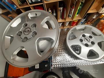 Set 4 cerchi in lega Opel Zafira originali da 15