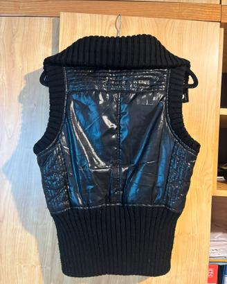Gilet smanicato nero lucido