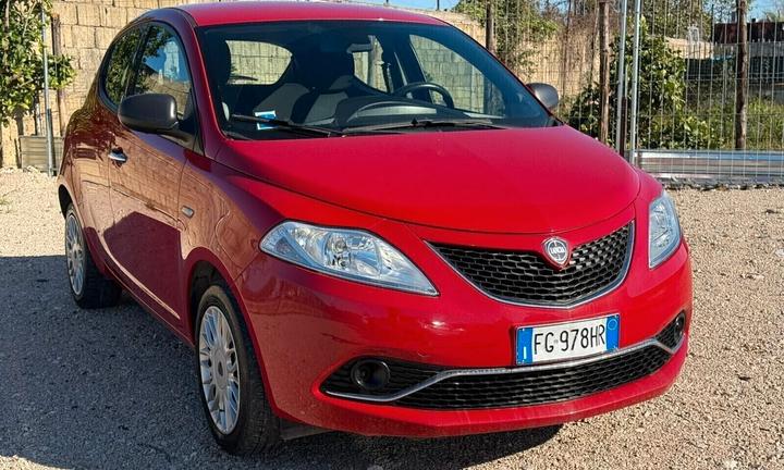 Lancia Ypsilon 1.2 69 CV 5 porte Platinum
