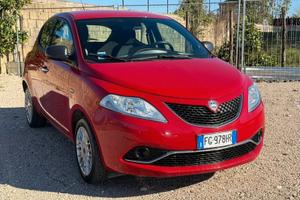 Lancia Ypsilon 1.2 69 CV 5 porte Platinum