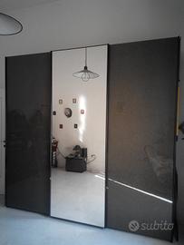 Grande armadio a tre ante