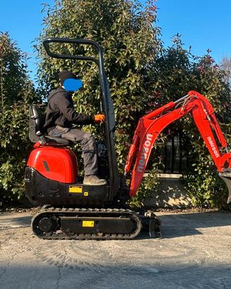 E213 Mini escavatore Neuson 10 q carro allargabile