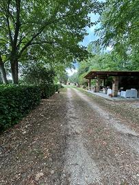 Villa a schiera con 30,000 mq di terreno