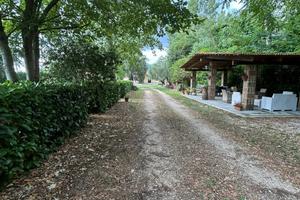 Villa a schiera con 30,000 mq di terreno