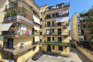 4 LOCALI A CASALNUOVO DI NAPOLI