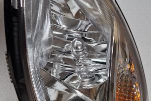 Fanale anteriore sn Lancia Y originale 2006