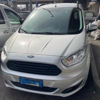 Ford tourneo courier
