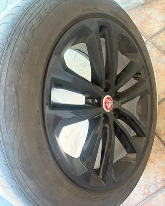Cerchi Jaguar originali  da 19 “ con gomme estive