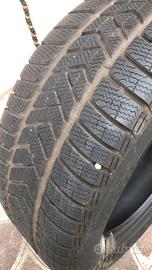 quattro pneumatici invernali Pirelli