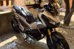 Honda x adv 750