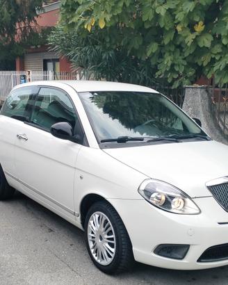 Lancia Y Neopatentati 