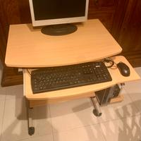 Scrivania porta PC con ripiano tastiera e ruote