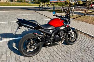 Suzuki GSR600 2008