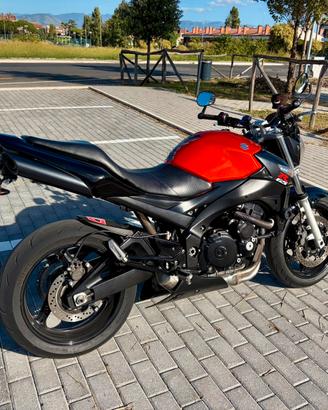 Suzuki GSR600 2008
