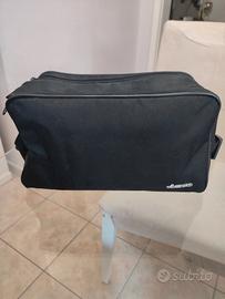 macchina fotografica completa di accessori 