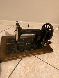 Macchina per cucire da collezione primi ‘900
